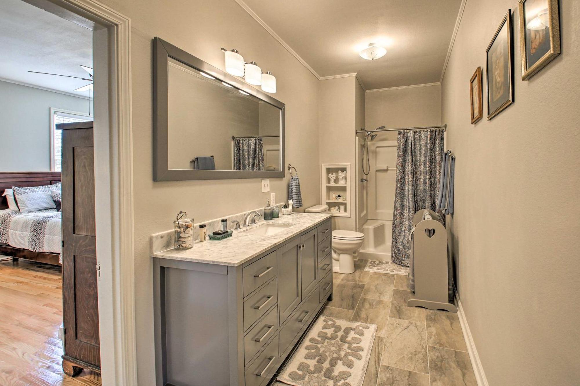 Delightful Retreat With Fireplace And Large Yard! Εξωτερικό φωτογραφία