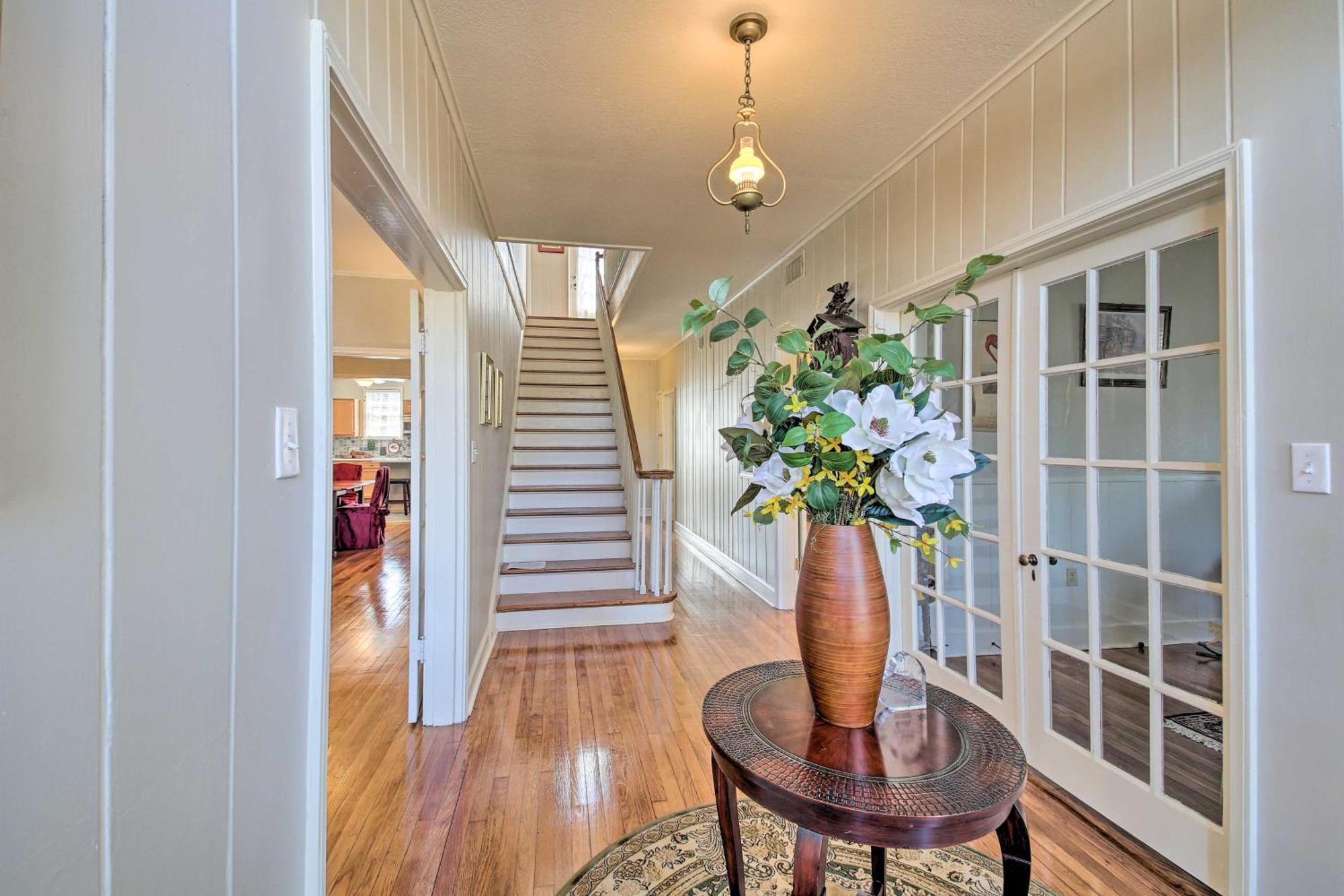 Delightful Retreat With Fireplace And Large Yard! Εξωτερικό φωτογραφία